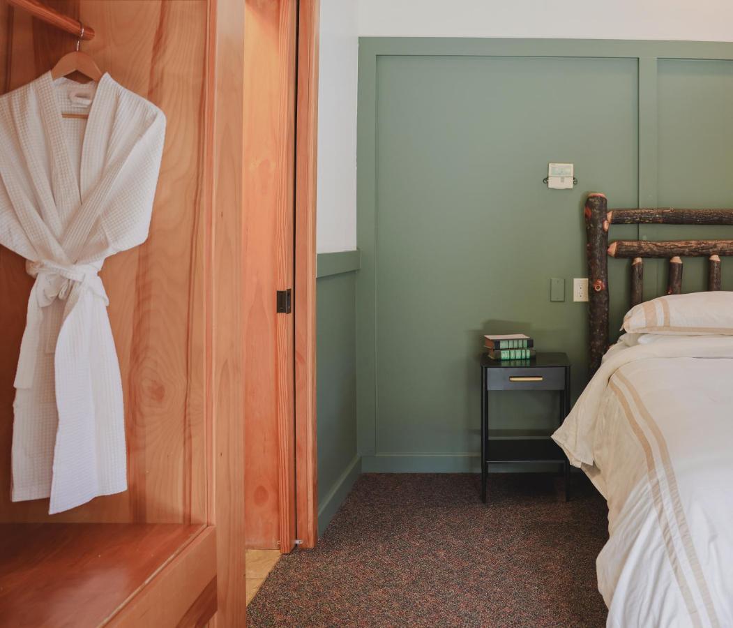 Outland Chalet & Suites Great Smoky Mountains Whittier Zewnętrze zdjęcie