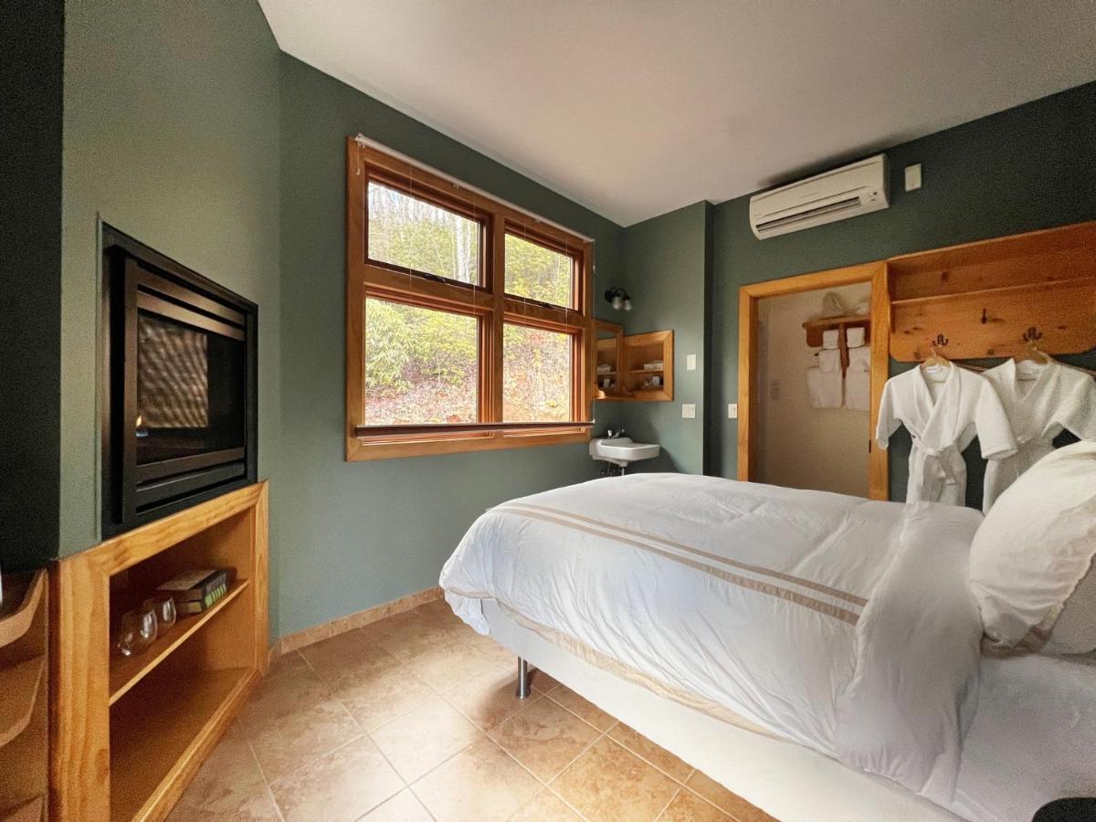 Outland Chalet & Suites Great Smoky Mountains Whittier Pokój zdjęcie