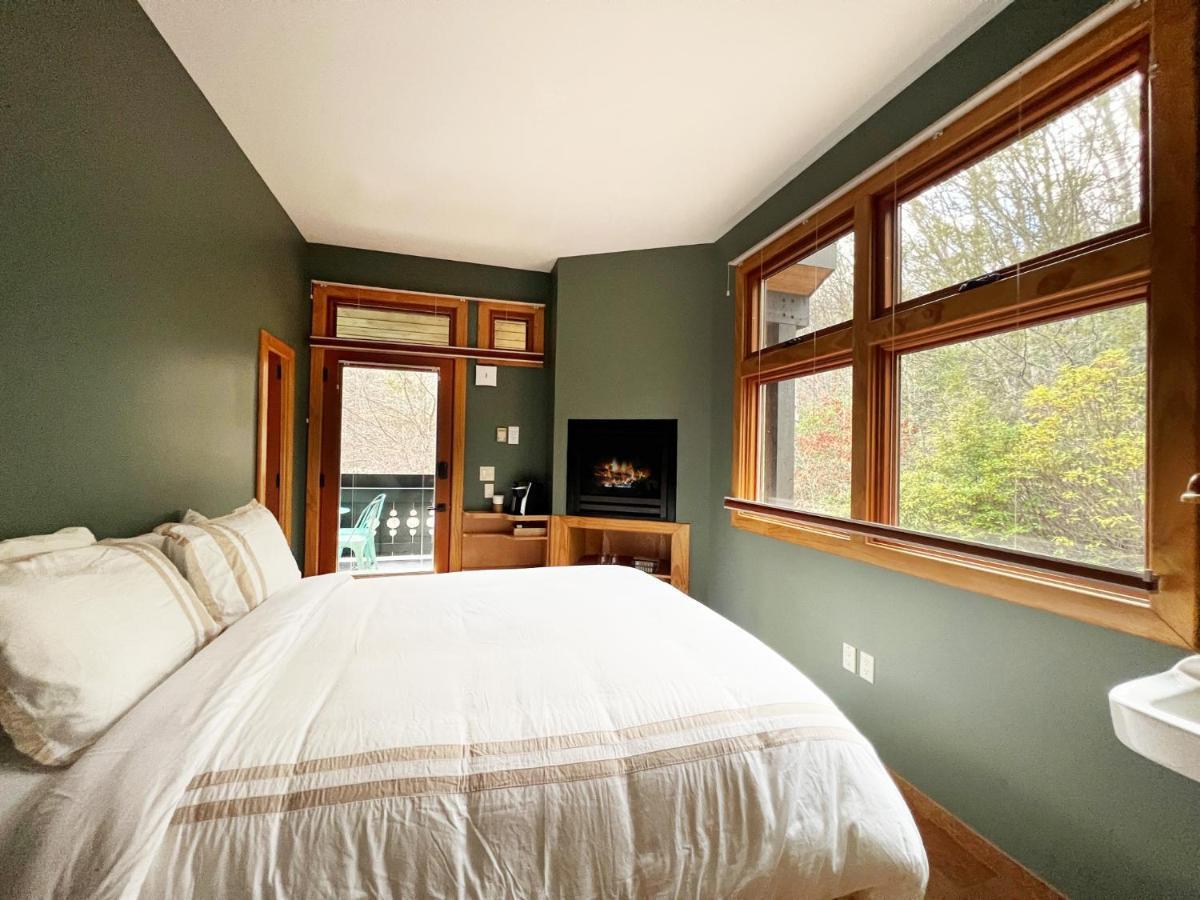 Outland Chalet & Suites Great Smoky Mountains Whittier Zewnętrze zdjęcie